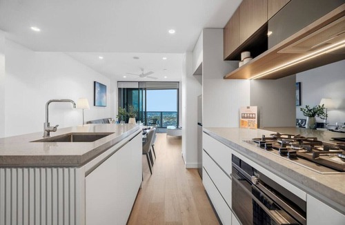 Brisbane Central Business District Apartment | Level 43 Sweeping Skyline | Luxury Designer 1BR
