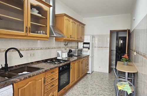 Cova da Piedade Apartment | Light Spacious Almada Apartment