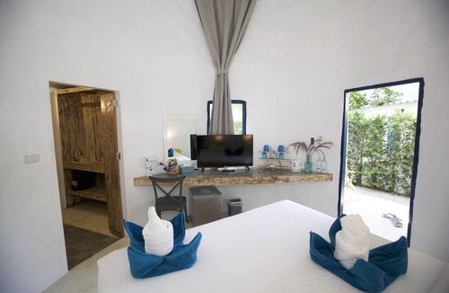 Thong Sala Resort | Lime & Soda Beachfront Resort