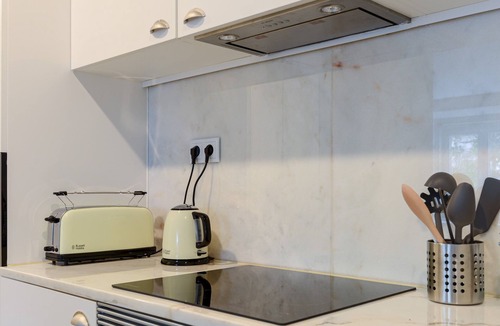 Lisbon Old Town Apartment | LIS003 · Charming Studio +Netflix +Washing machine