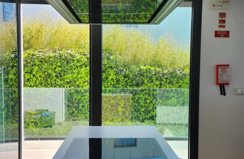Cruz Quebrada Villa | Lisbon 3 floor 3 bedroom Villa, unique Sea View, Infinity Pool, Terrace, and Gym