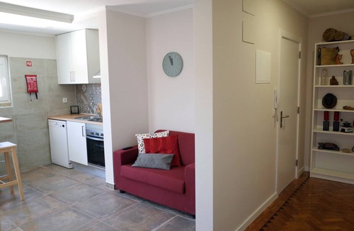 Costa de Caparica Apartment | Lisbon Beach Apartments 2. Beach 500 Mts, terrace, barbecue, pets welcome.
