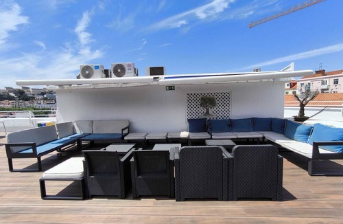 Pena Apartment | Lisbon Terrace Suites Special for Groups up to 19 guests