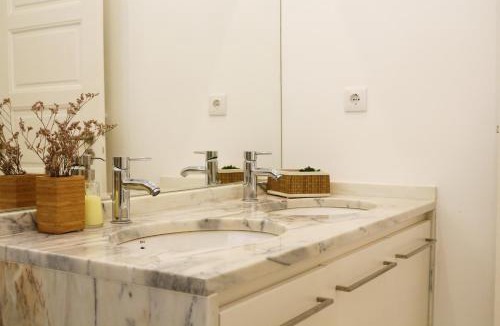 Santo Condestavel Apartment | Lisbon99