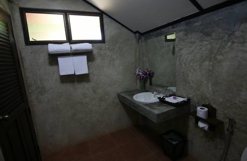 San Sai House | Little Teak Home Stay