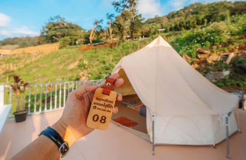 Tap Tao Cabin | Long Hak Khao Camping Phu Chi Fa