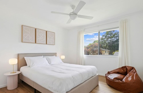Ferny Grove House | Lovely 3-Bed Family Home with Spacious Backyard