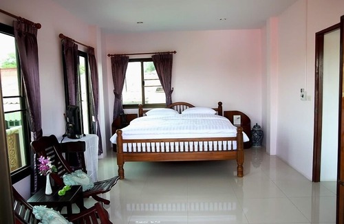 Ayutthaya House | Loy Manee House