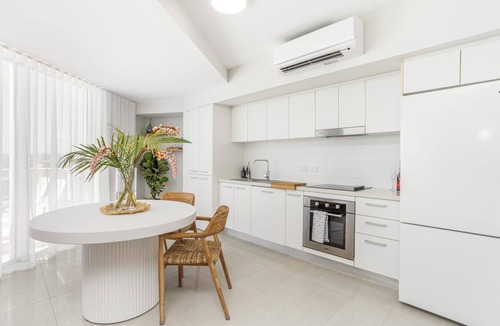 Yeppoon Apartment | 'Luxe at Oshen' - Top floor 1 bedroom stylish apartment in the heart of Yeppoon.
