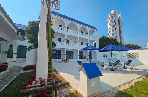 Na Chom Thian House | Luxe Double Getaway | Beachside Bliss