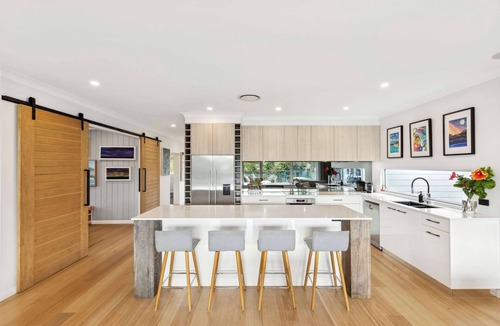 Wamberal House | Luxe Wamberal Vibe | Pool, Yard, Close to Beach