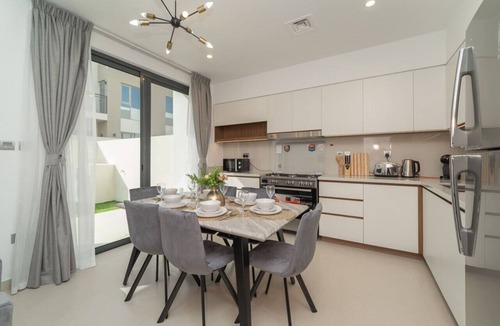Dubai Villa | Luxurious 3 BR with Maid Room in Arabian Ranches 2
