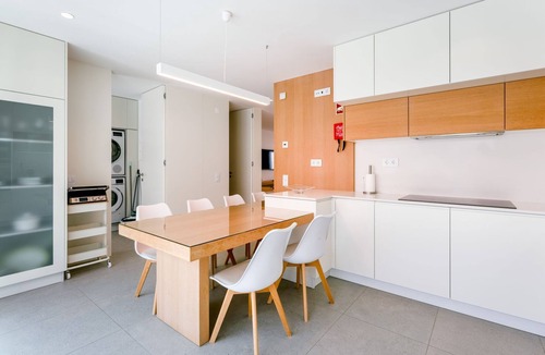 Ameijeira House | Luxurious 3 BDR House W/Pool & BBQ by LovelyStay