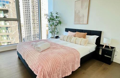 Lidcombe Apartment | Luxurious City View at Sydney Olympic Park