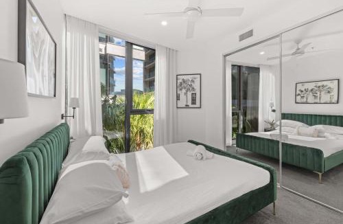 Newstead Apartment | Luxury 2 Bed 2 Bath Parking Pool Gym & Sauna