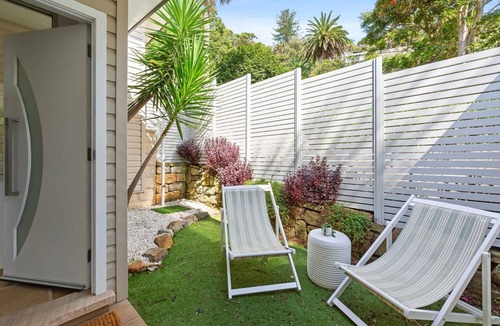 Narrabeen House | Luxury 2-Bed with Ocean Views and Garden