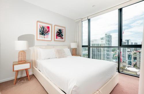 Broadbeach Apartment | Luxury 2BR Broadbeach Stay - Pet Friendly