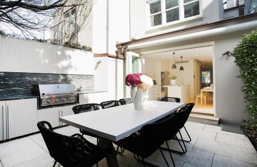 Darlinghurst House | Luxury 3BR home w rooftop garden BBQ near CBD