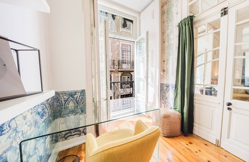 Se Apartment | Luxury 4BR Steps from Praça do Comércio