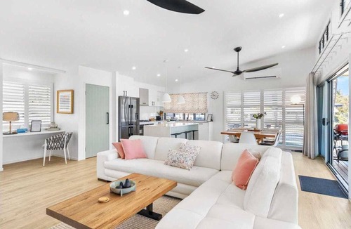Grasstree Beach House | Luxury beachfront escape: Ocean views and poolside living!