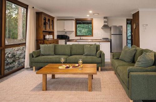 Vacy Cabin | Luxury cabin w/private spa, epic valley views & resident wildlife!