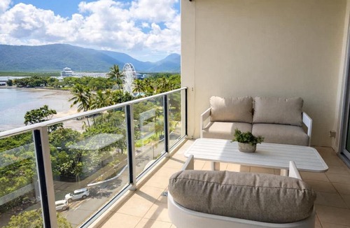 Cairns Central Business District Apartment | Luxury Coral Coast Retreat - Waterfront 3BR