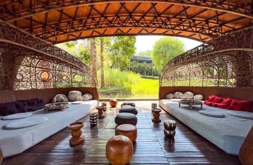 Ban Pong Apartment | Luxury Suite at 5-Star Scenic Resort & Escape