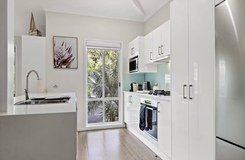 Macmasters Beach House | Luxury Villas Stone's Throw at Macmasters (Walk to the beach)