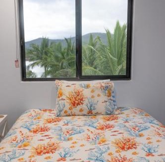 Cardwell House | Luxury waterfront home Hinchinbrook Lodge