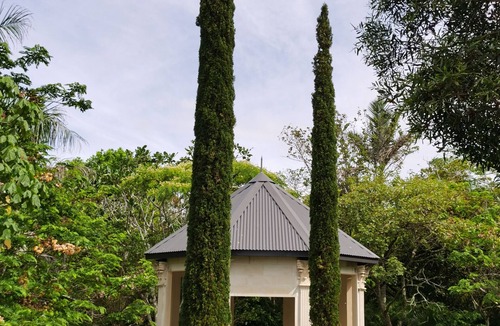 Wallis Lake House | Luxury Waterfront property on Wallis Private Island Forster w/fishing, hiking