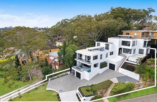 Kyle Bay House | Luxury Waterside Home - with pool and bay views! Near cafes & shops