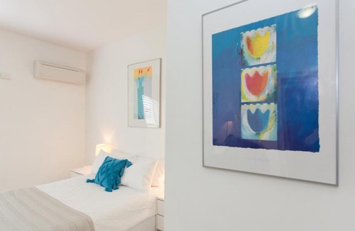 West Perth Apartment | M110 City Central Studio within Free Transit Zone
