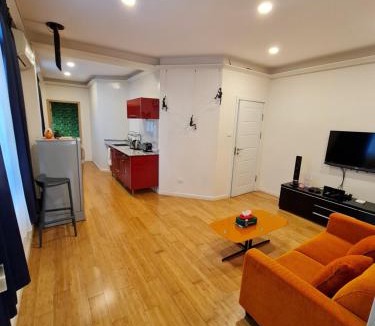 Thung Maha Mek House | Maderla