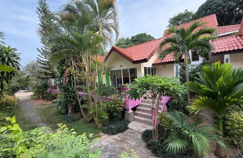 Lamai City Center House | Mae Somboon House