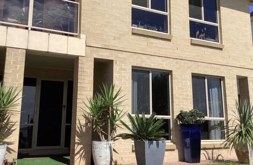 Killarney Vale Apartment | Maggie’s Nest Come & Rest