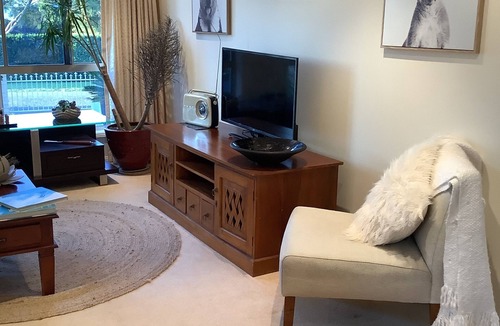 Killarney Vale Apartment | Maggie’s Nest Come & Rest