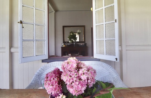 Stanthorpe House | MAGNOLIA HOUSE ON THE CREEK - STANTHORPE