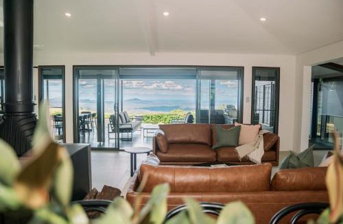 Wootha House | Maleny Scenic Retreat