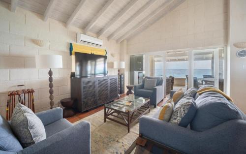 Long Bay Villa | Maltese Falcon - by ZenBreak