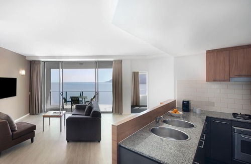 Cairns Central Business District Apartment | Mantra Trilogy