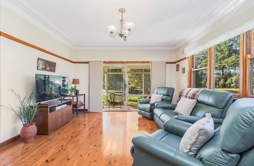 Gloucester House | MARGARETS PLACE - Character filled cottage in Heart of Gloucester
