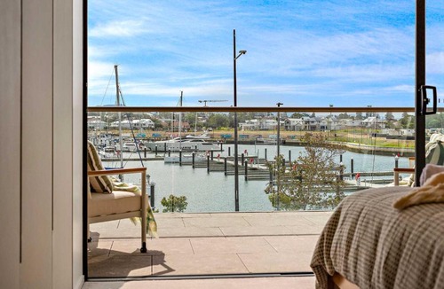 Shell Cove Apartment | Marinafront Retreat Shell Cove
