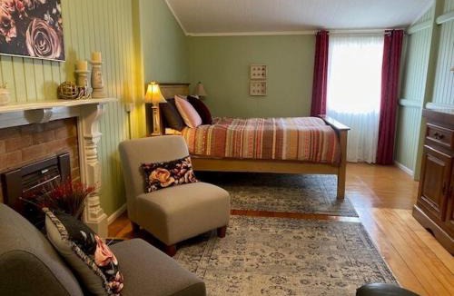 Stanthorpe House | Marlay Cottage