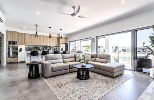 Palm Beach House | Marlin Cove Waterfront Villa