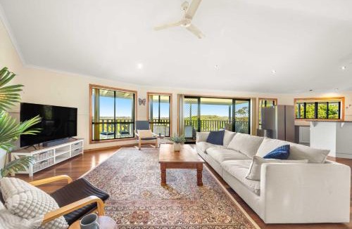 Maroochy River House | Maroochy River Treetop Haven - Scenic & Dog-Friendly