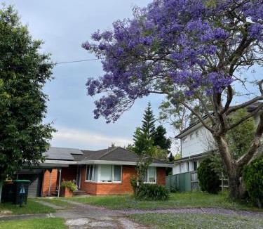 Marsfield House | Marsfield-Queen-MacUni-MacCentre-Bus-Woolworth