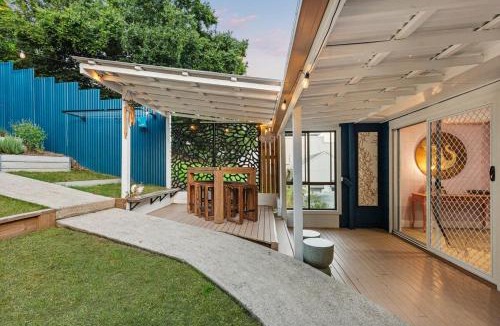Gympie House | Mary's Manor - Luxurious & Stylish 3 Bedroom House - Pets Allowed!