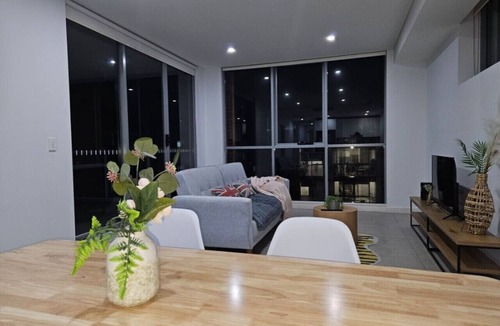 Mascot Apartment | Mascot 2 bed 213 Close to station easy to anywhere