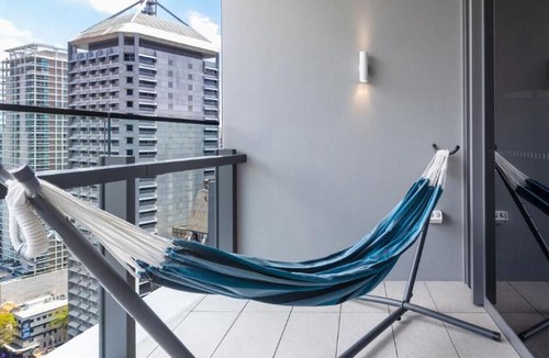 Brisbane Central Business District Apartment | Matcha Madness Zen Escape - Riverfront