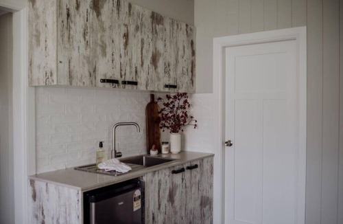 Carrabolla House | Meadow View Cottage - (3bdr) Off Grid Farm Getaway